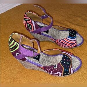NWT handmade Colombian sandals multicolor print size 8